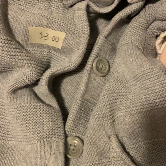 Kids clothes size 4t-5t - Picture 3 of 8